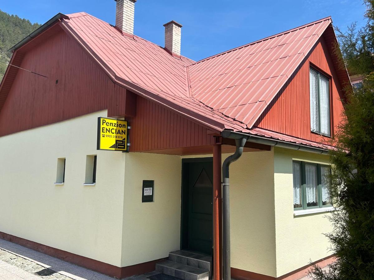 Penzion Encian Blatnica Екстериор снимка